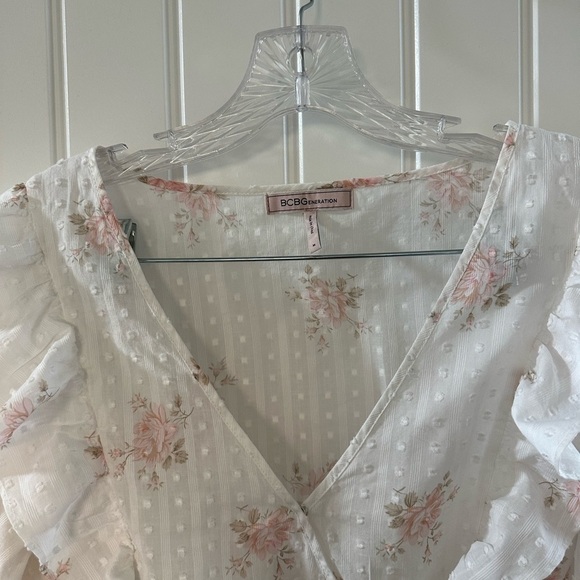 BCBGeneration Floral Swiss Dot Ruffled Peplum Top LIKE NEW!! - Picture 8 of 10